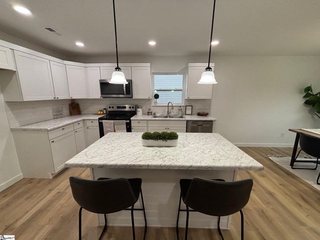 313 S Lee Street, Chesnee, SC 29323