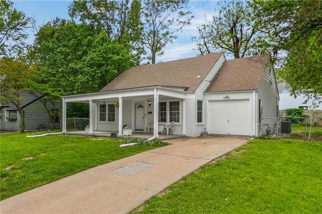 7300 Wyandotte Street, Kansas City, MO 64114