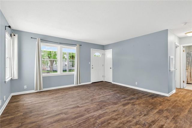 7300 Wyandotte Street, Kansas City, MO 64114