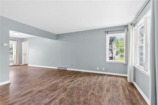 7300 Wyandotte Street, Kansas City, MO 64114