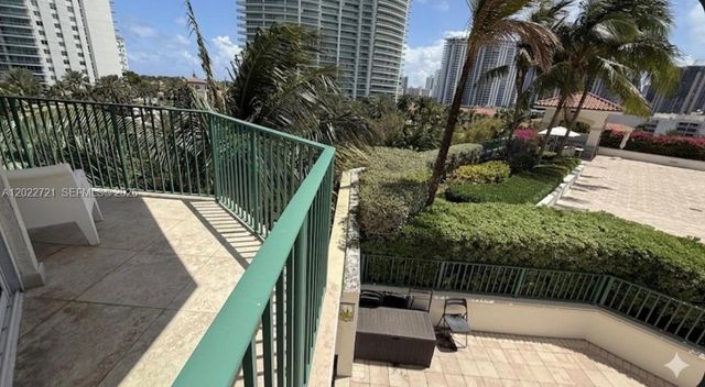 20000 E Country Club Dr 601, Aventura, FL 33180