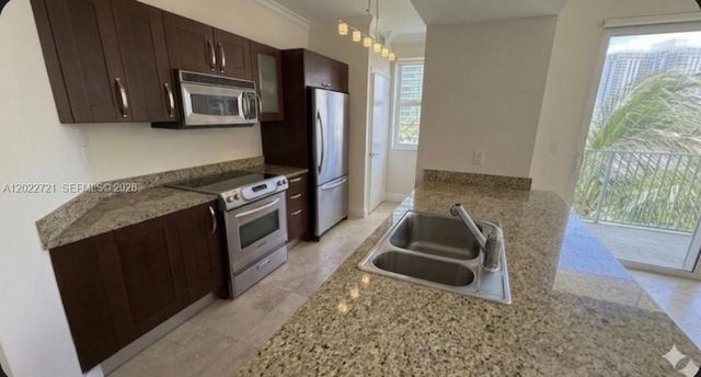 20000 E Country Club Dr 601, Aventura, FL 33180
