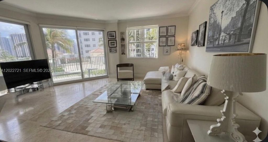 20000 E Country Club Dr 601, Aventura, FL 33180