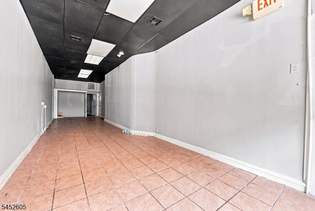 913 Summit Ave, Union City, NJ 07087