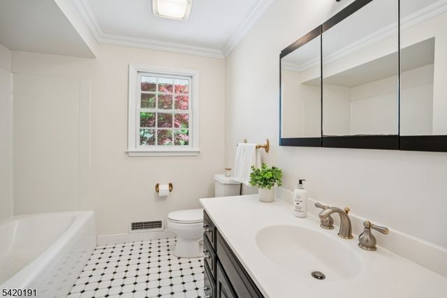 30 Winding Way, Madison Boro, NJ 07940