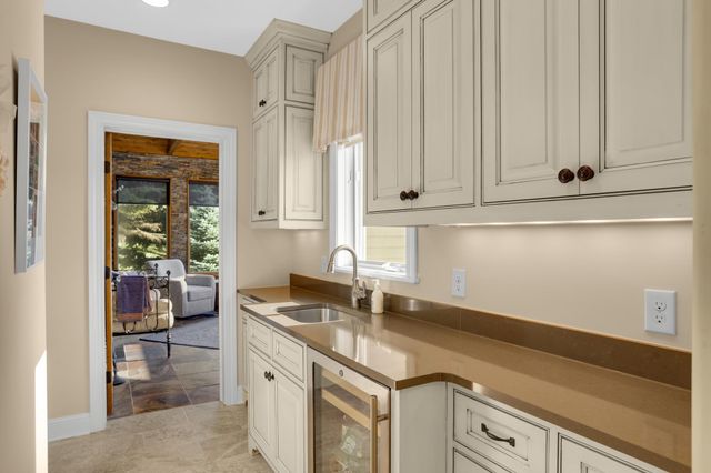 24600 Emerald Lane, Lakeville, MN 55044