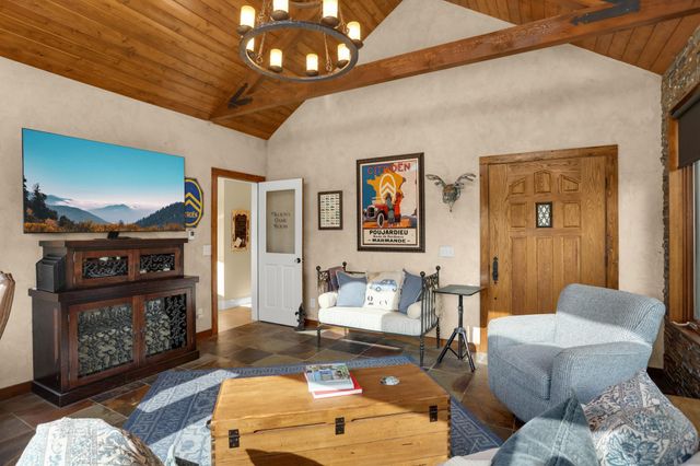 24600 Emerald Lane, Lakeville, MN 55044