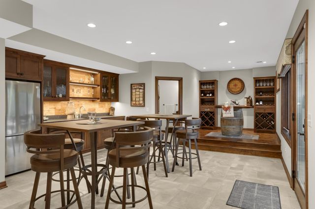 24600 Emerald Lane, Lakeville, MN 55044