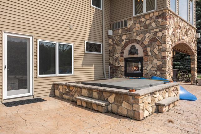 24600 Emerald Lane, Lakeville, MN 55044