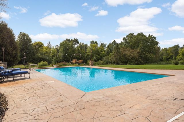 24600 Emerald Lane, Lakeville, MN 55044