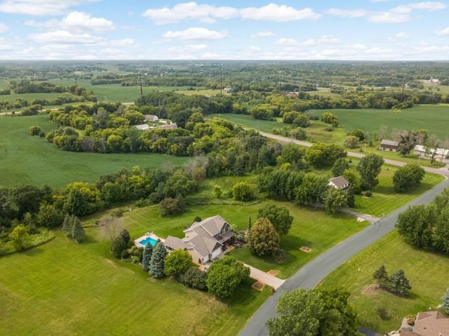 24600 Emerald Lane, Lakeville, MN 55044