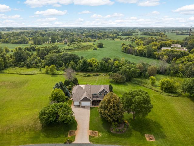 24600 Emerald Lane, Lakeville, MN 55044