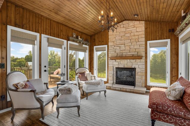 24600 Emerald Lane, Lakeville, MN 55044