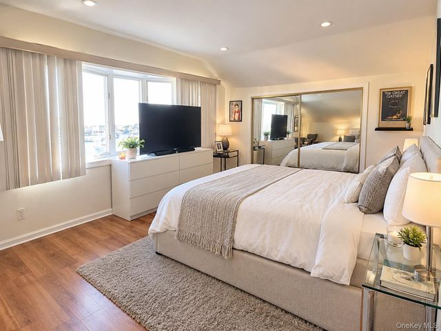 864 Walnut Street, Lindenhurst, NY 11757