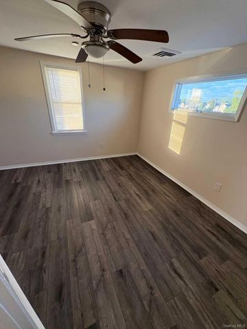 864 Walnut Street, Lindenhurst, NY 11757