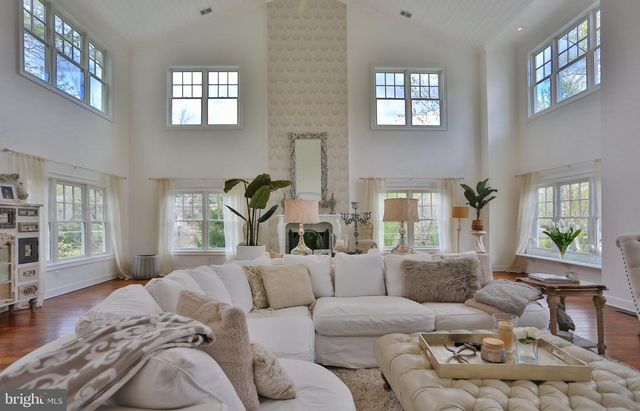 6329 LINWAY TER, Mclean, VA 22101