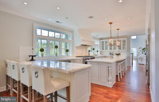 6329 LINWAY TER, Mclean, VA 22101