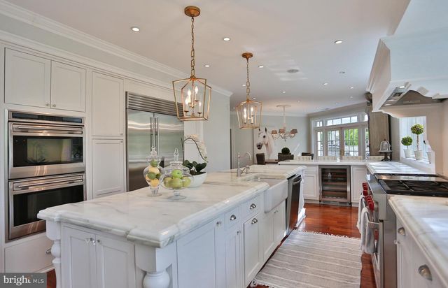 6329 LINWAY TER, Mclean, VA 22101