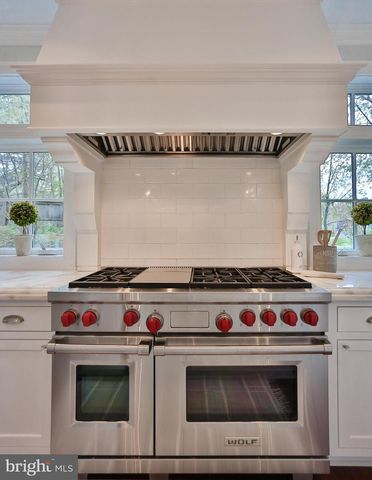 6329 LINWAY TER, Mclean, VA 22101