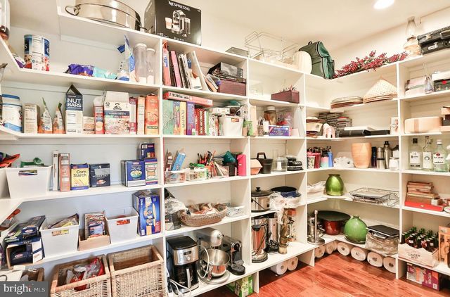 6329 LINWAY TER, Mclean, VA 22101