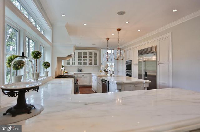 6329 LINWAY TER, Mclean, VA 22101