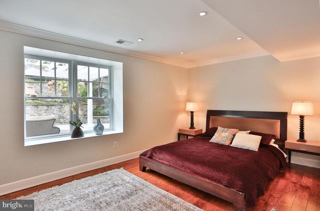 6329 LINWAY TER, Mclean, VA 22101