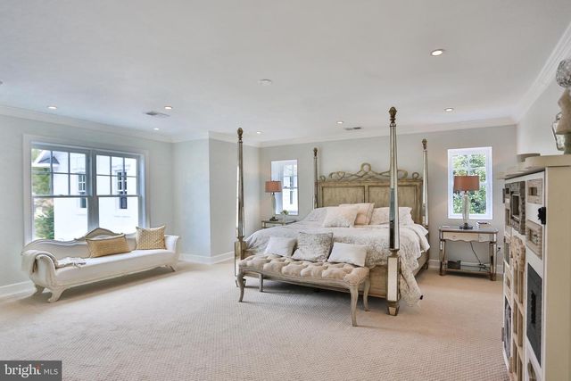 6329 LINWAY TER, Mclean, VA 22101