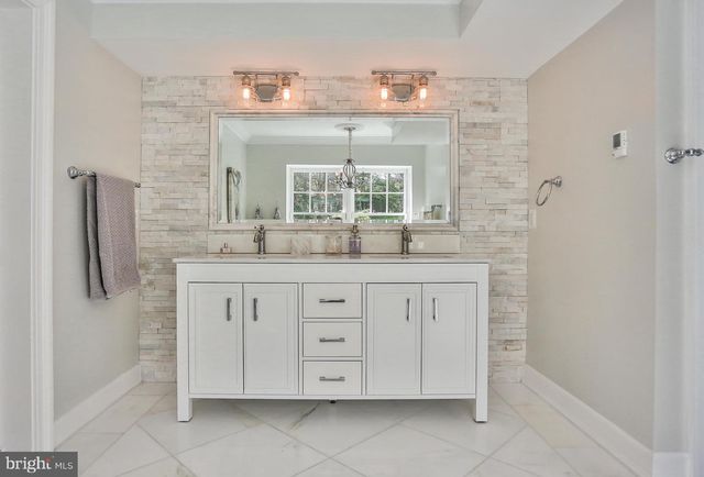 6329 LINWAY TER, Mclean, VA 22101