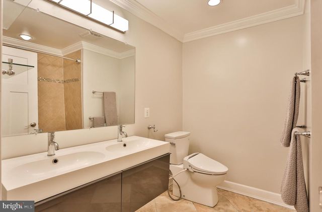 6329 LINWAY TER, Mclean, VA 22101