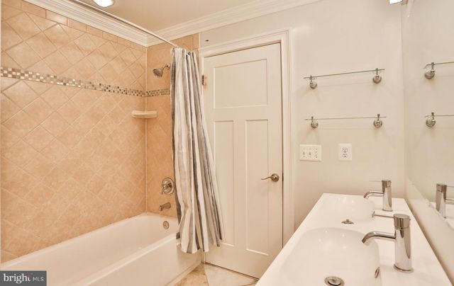 6329 LINWAY TER, Mclean, VA 22101