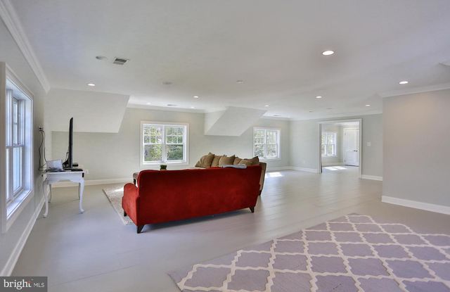 6329 LINWAY TER, Mclean, VA 22101