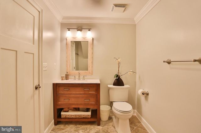 6329 LINWAY TER, Mclean, VA 22101