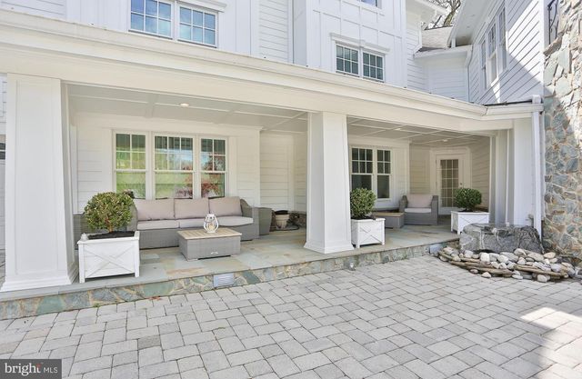 6329 LINWAY TER, Mclean, VA 22101