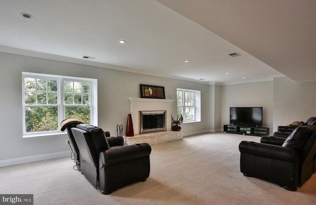 6329 LINWAY TER, Mclean, VA 22101