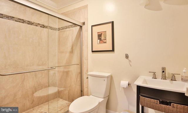 6329 LINWAY TER, Mclean, VA 22101