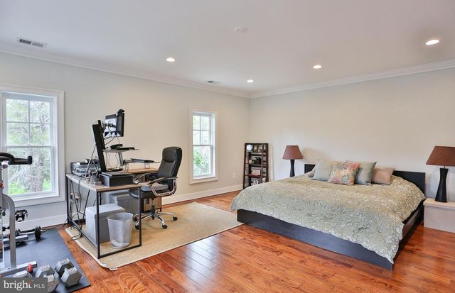 6329 LINWAY TER, Mclean, VA 22101