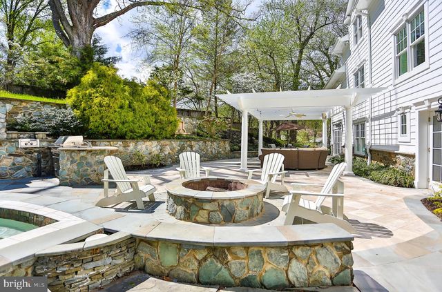 6329 LINWAY TER, Mclean, VA 22101