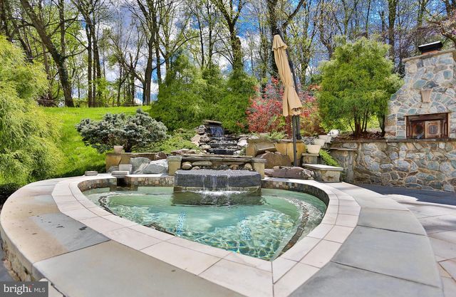 6329 LINWAY TER, Mclean, VA 22101