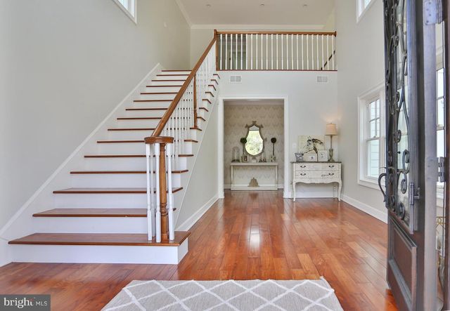 6329 LINWAY TER, Mclean, VA 22101