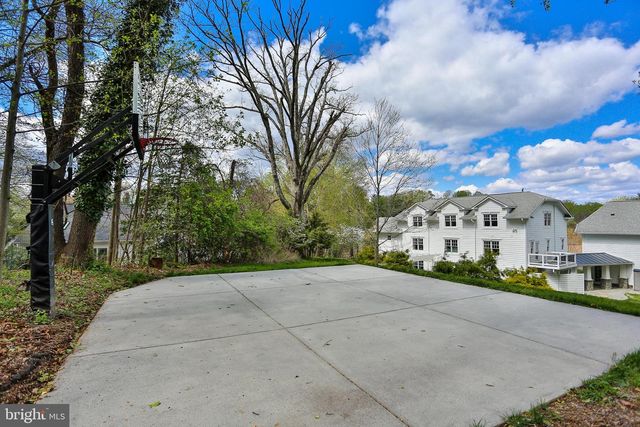 6329 LINWAY TER, Mclean, VA 22101