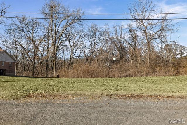 208 Hillwood Drive, Belleville, IL 62223