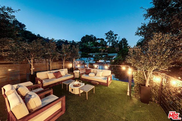 8326 Ridpath Drive, Los Angeles, CA 90046