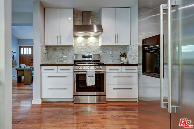 8326 Ridpath Drive, Los Angeles, CA 90046