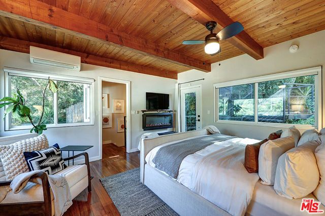 8326 Ridpath Drive, Los Angeles, CA 90046