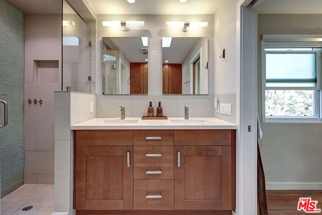 8326 Ridpath Drive, Los Angeles, CA 90046