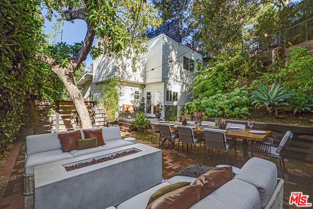 8326 Ridpath Drive, Los Angeles, CA 90046