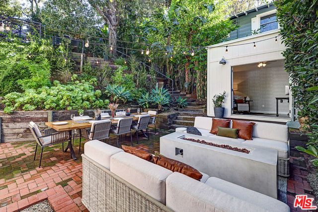 8326 Ridpath Drive, Los Angeles, CA 90046