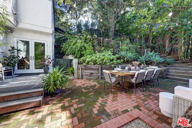 8326 Ridpath Drive, Los Angeles, CA 90046