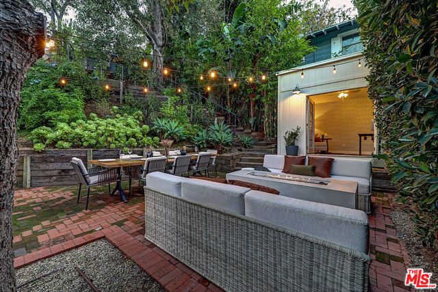 8326 Ridpath Drive, Los Angeles, CA 90046