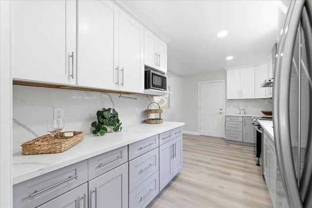 7733 Lilac Way, Cupertino, CA 95014